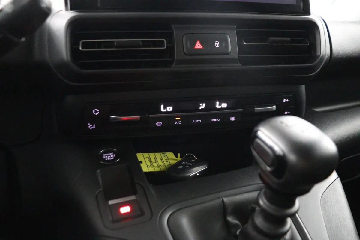 1.5 BlueHDi 100 S&S L1 | Trekhaak | Climate Control | Parkeercamera |