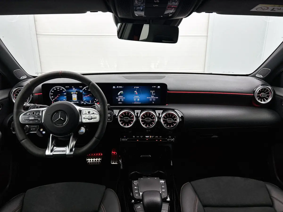 AMG 35 4MATIC Premium Plus | ACHTERUITRIJCAMERA | BURMESTER | STOELVERWARMING | SFEERVERLICHTING | MULTIBEAM LED |