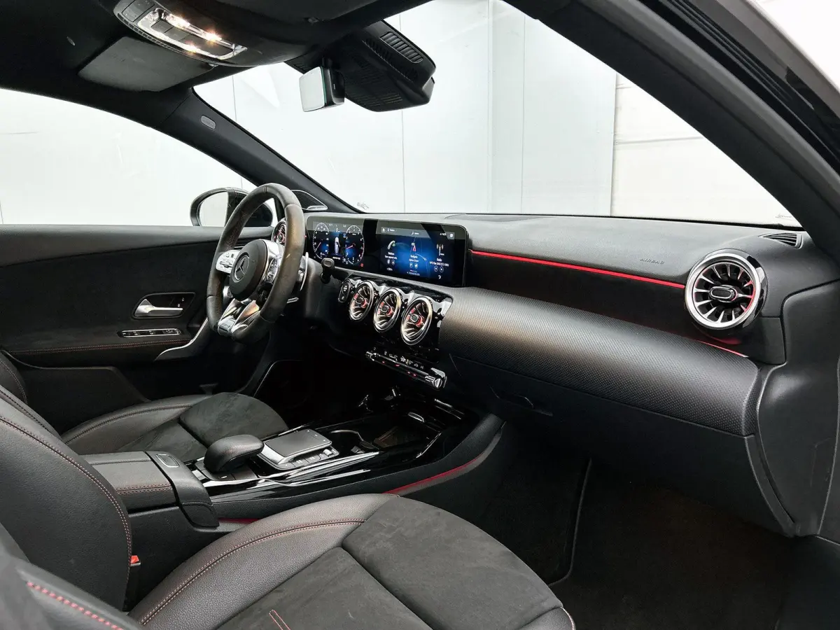 AMG 35 4MATIC Premium Plus | ACHTERUITRIJCAMERA | BURMESTER | STOELVERWARMING | SFEERVERLICHTING | MULTIBEAM LED |
