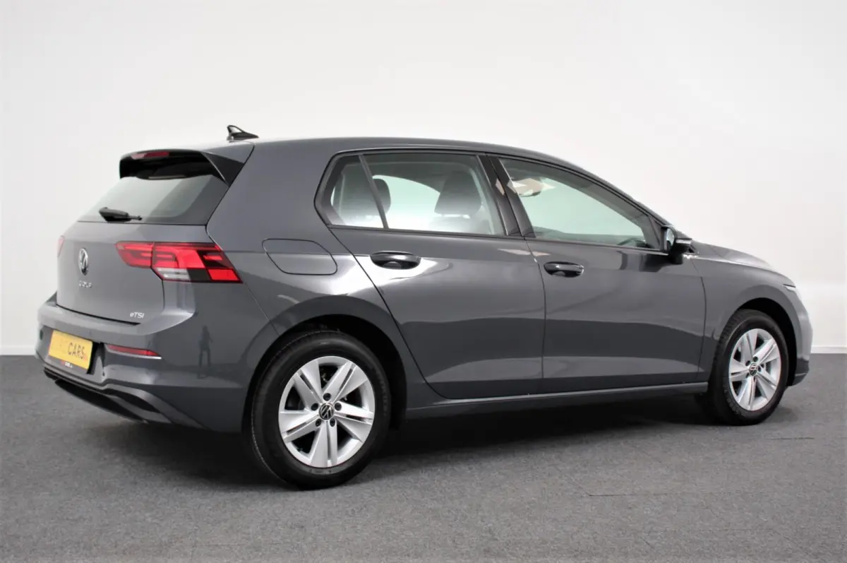 1.0 TSI 110pk Automaat Life Navigatie Climate Control Navigatie Camera Digitale Cockpit Parkeer sensoren  V+A DAB Cruise Control Lichtmetalen Velgen