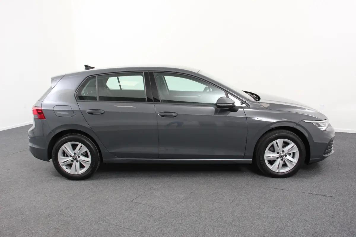 1.0 TSI 110pk Automaat Life Navigatie Climate Control Navigatie Camera Digitale Cockpit Parkeer sensoren  V+A DAB Cruise Control Lichtmetalen Velgen