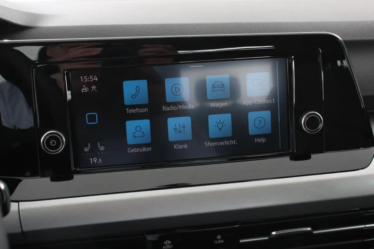 1.0 TSI 110pk Automaat Life Navigatie Climate Control Navigatie Camera Digitale Cockpit Parkeer sensoren  V+A DAB Cruise Control Lichtmetalen Velgen