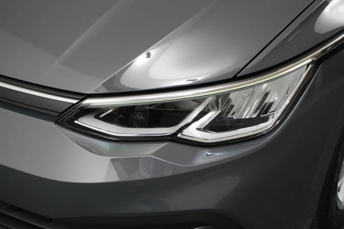 1.0 TSI 110pk Automaat Life Navigatie Climate Control Navigatie Camera Digitale Cockpit Parkeer sensoren  V+A DAB Cruise Control Lichtmetalen Velgen
