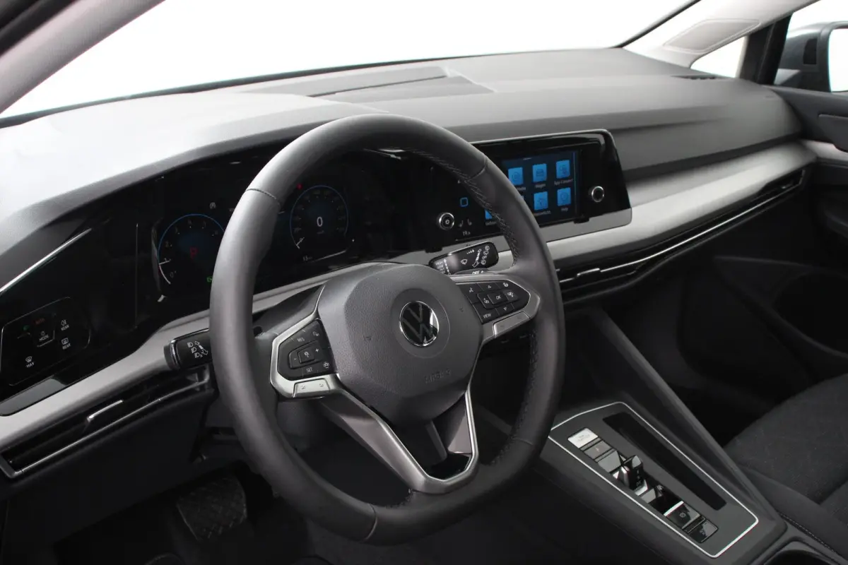 1.0 TSI 110pk Automaat Life Navigatie Climate Control Navigatie Camera Digitale Cockpit Parkeer sensoren  V+A DAB Cruise Control Lichtmetalen Velgen