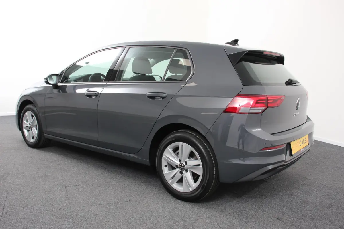 1.0 TSI 110pk Automaat Life Navigatie Climate Control Navigatie Camera Digitale Cockpit Parkeer sensoren  V+A DAB Cruise Control Lichtmetalen Velgen