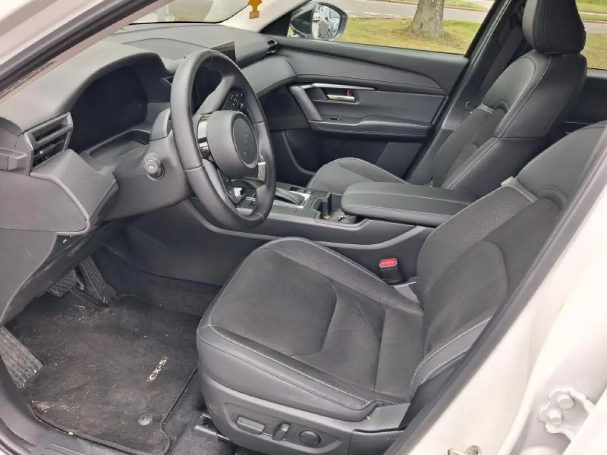 2.5 E-SKYACTIV G 141 M HYBRID CENTRE-LINE AUT. Stuur- en Stoelverwarming | Keyless | Trekhaak