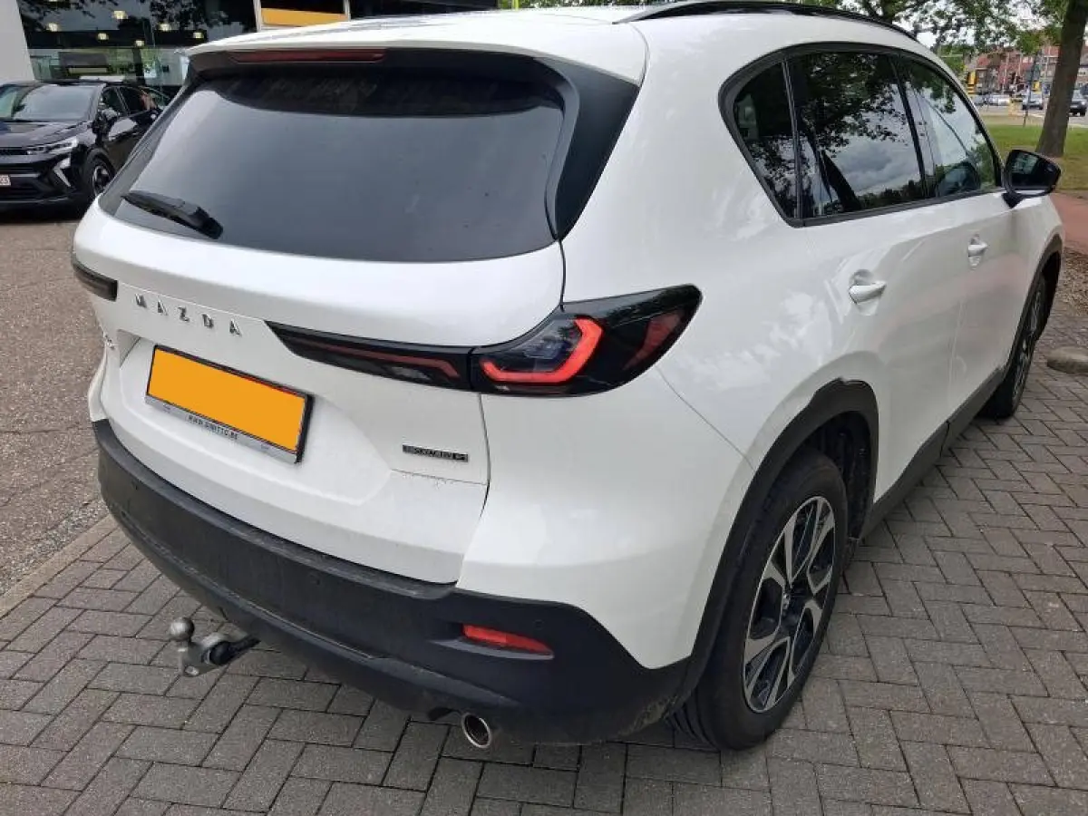2.5 E-SKYACTIV G 141 M HYBRID CENTRE-LINE AUT. Stuur- en Stoelverwarming | Keyless | Trekhaak