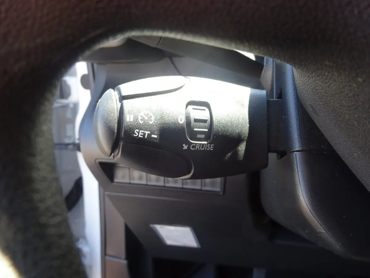 1.2 PureTech Pro BENZINE AIRCO NAVI CRUISE CONTROL PDC SCHUIFDEUR