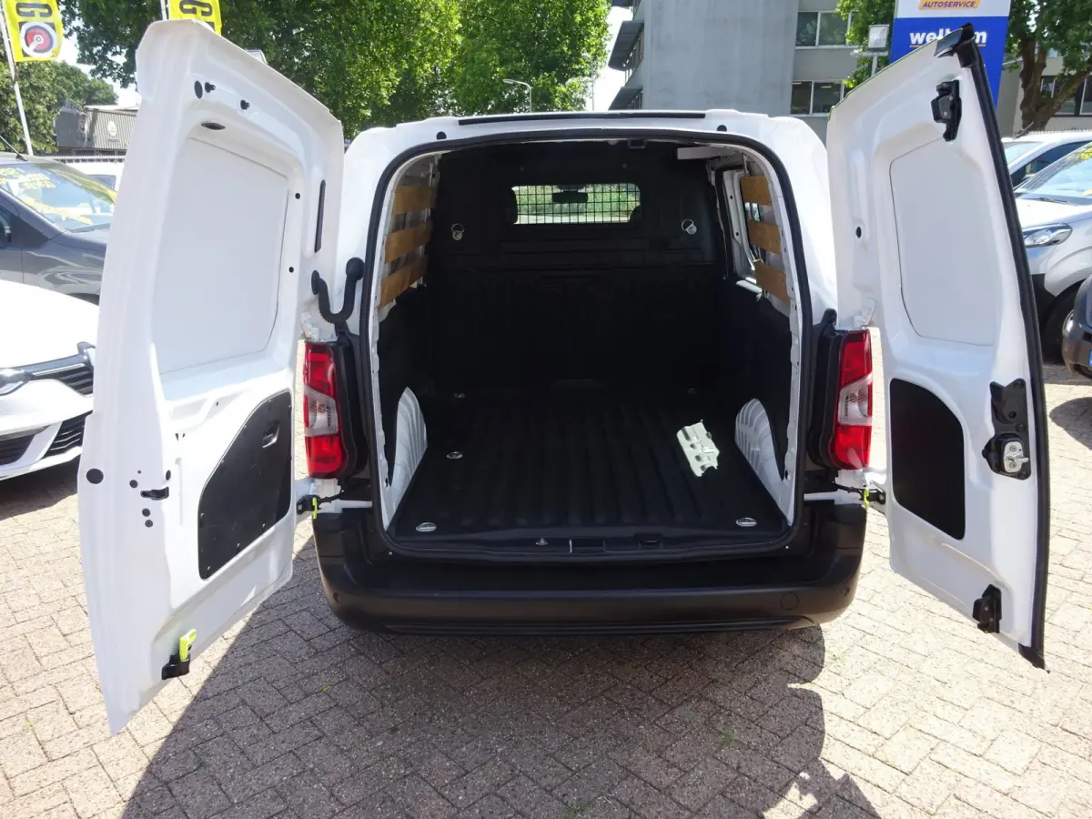 1.2 PureTech Pro BENZINE AIRCO NAVI CRUISE CONTROL PDC SCHUIFDEUR