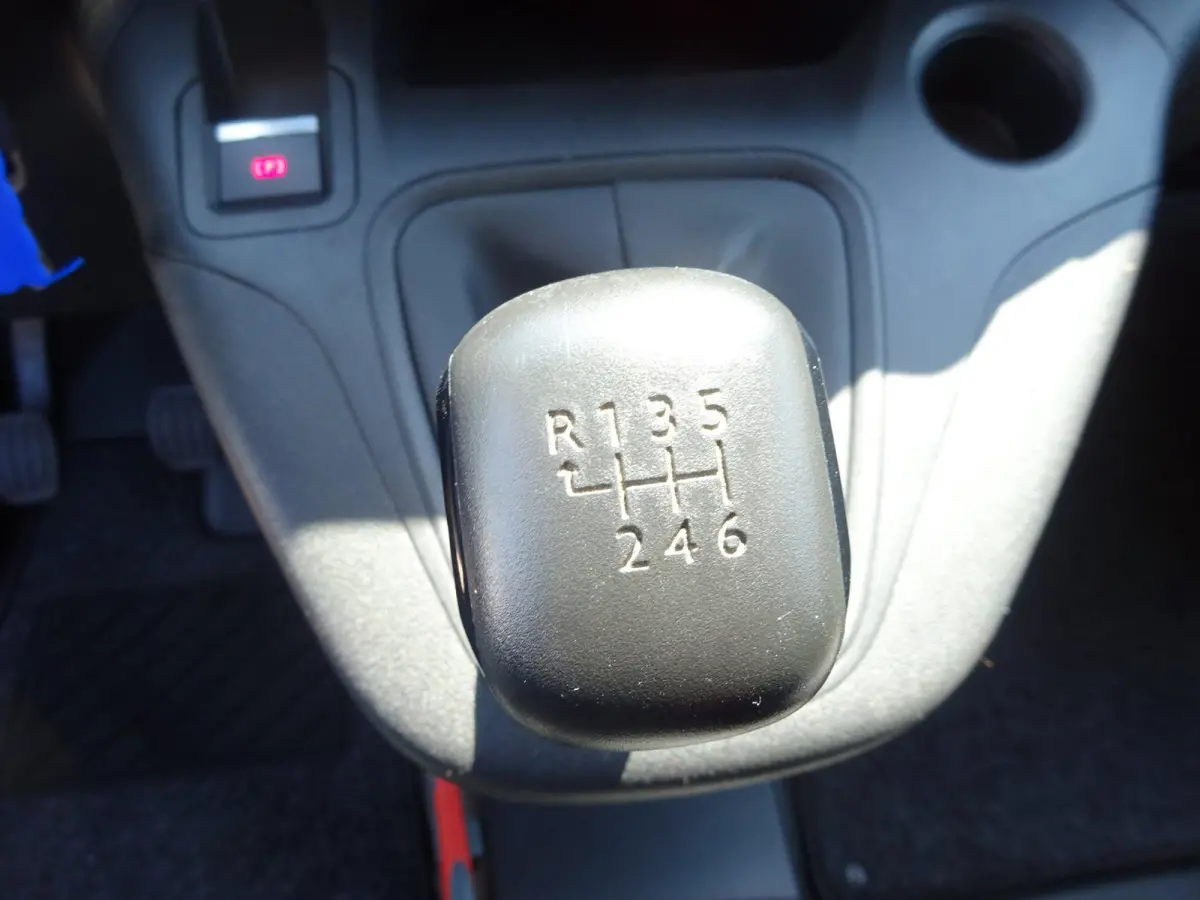 1.2 PureTech Pro BENZINE AIRCO NAVI CRUISE CONTROL PDC SCHUIFDEUR