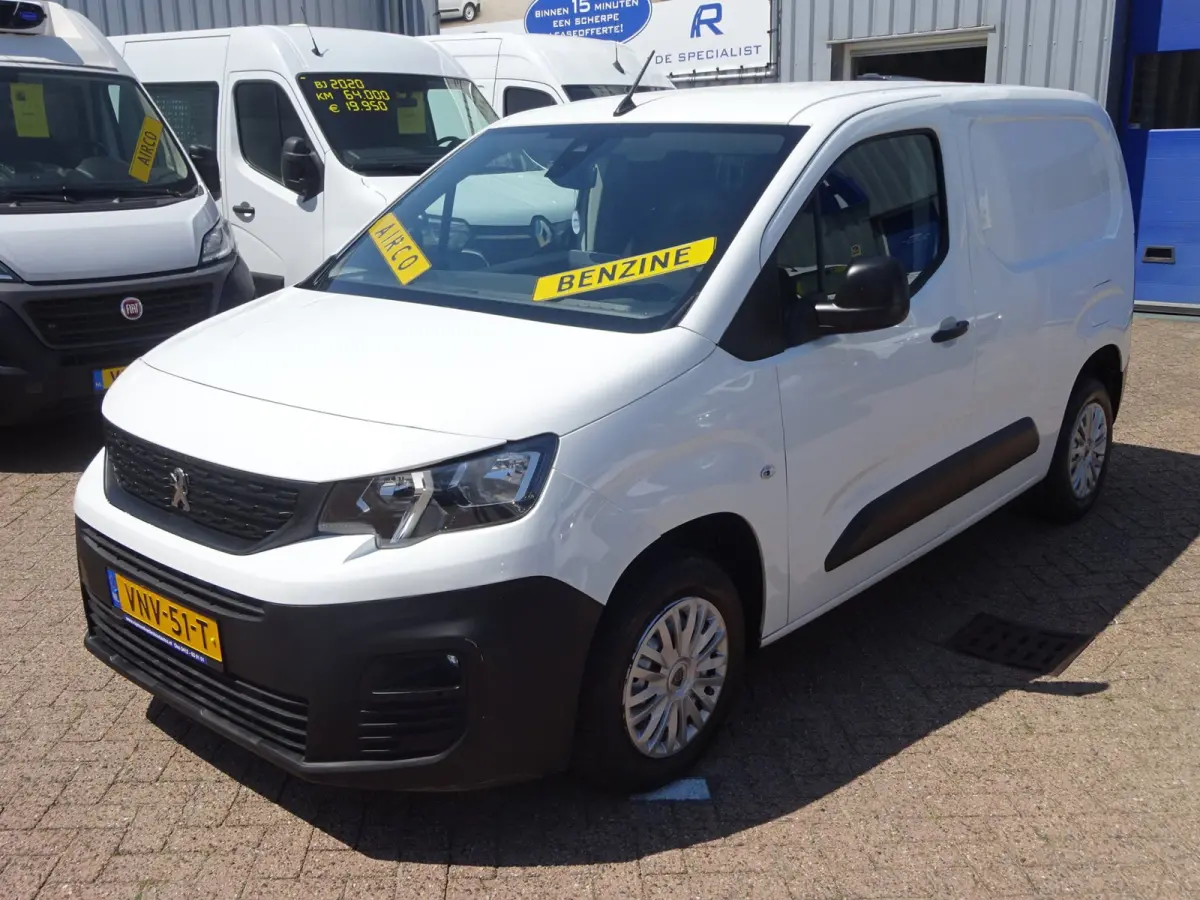 1.2 PureTech Pro BENZINE AIRCO NAVI CRUISE CONTROL PDC SCHUIFDEUR