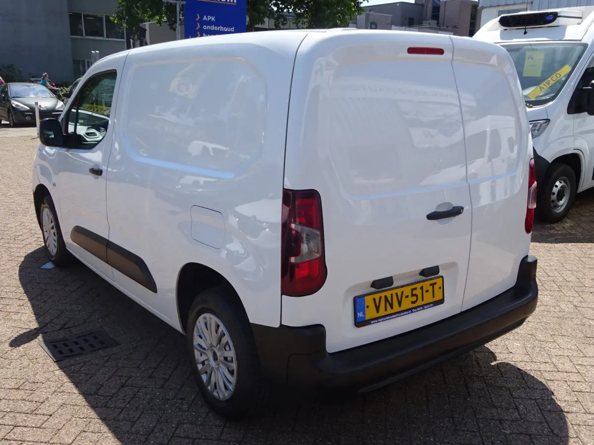 1.2 PureTech Pro BENZINE AIRCO NAVI CRUISE CONTROL PDC SCHUIFDEUR