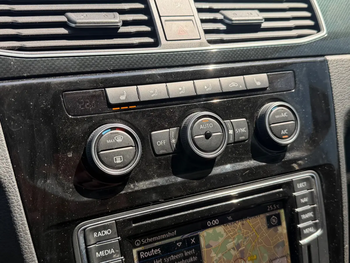 1.4 TSI Highline / xenon / leder/ nav/