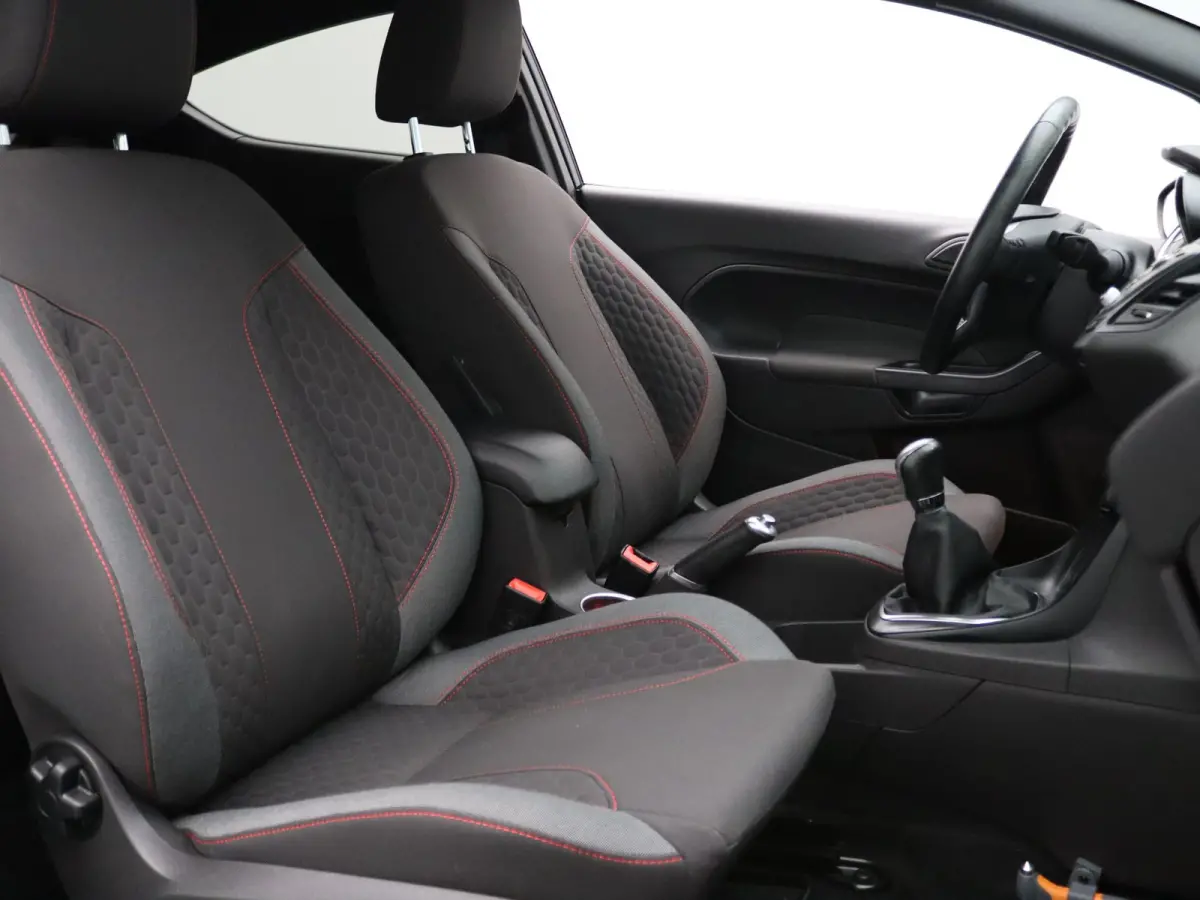 125pk EcoBoost ST Line Climate | Navi