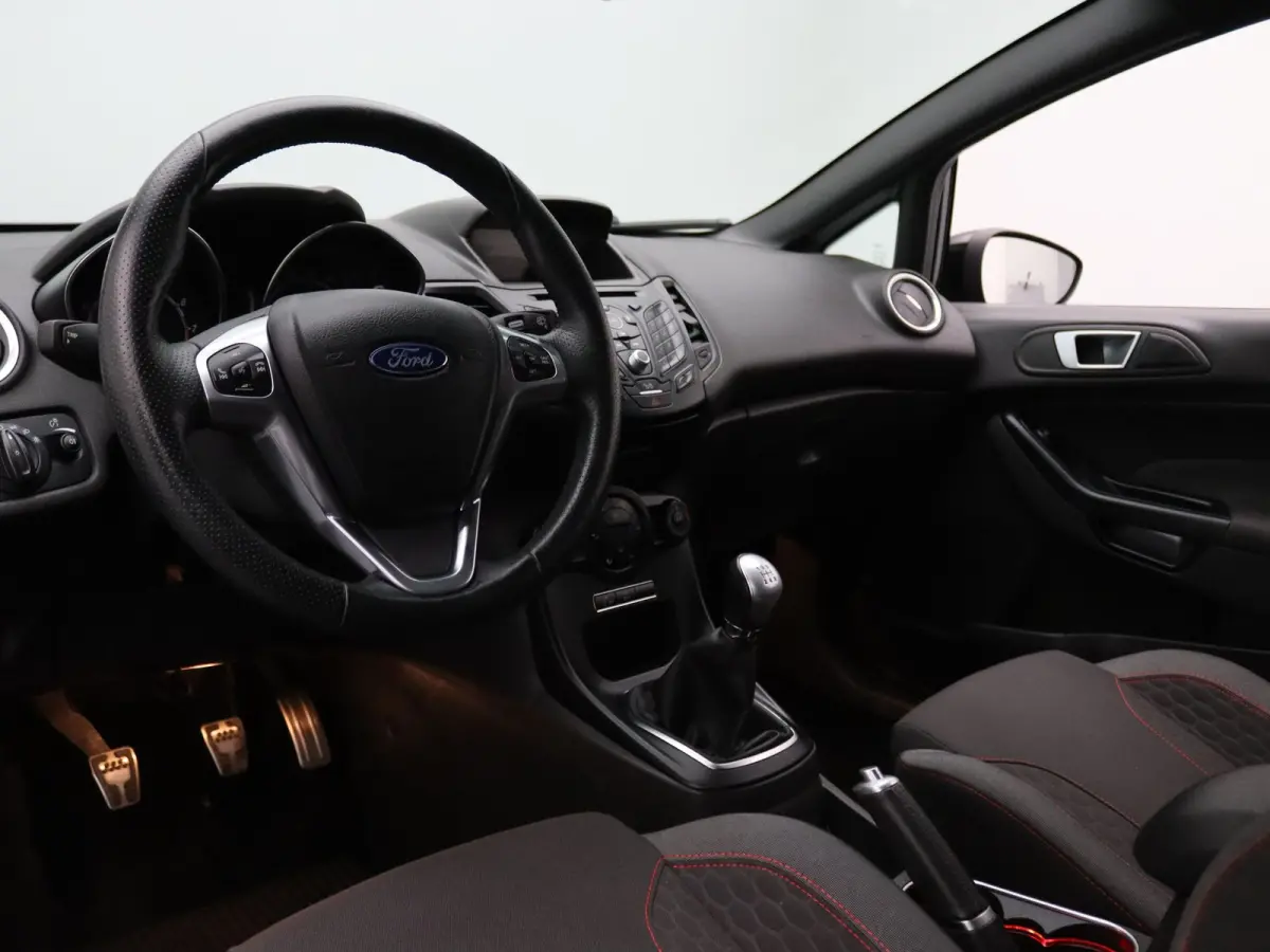 125pk EcoBoost ST Line Climate | Navi