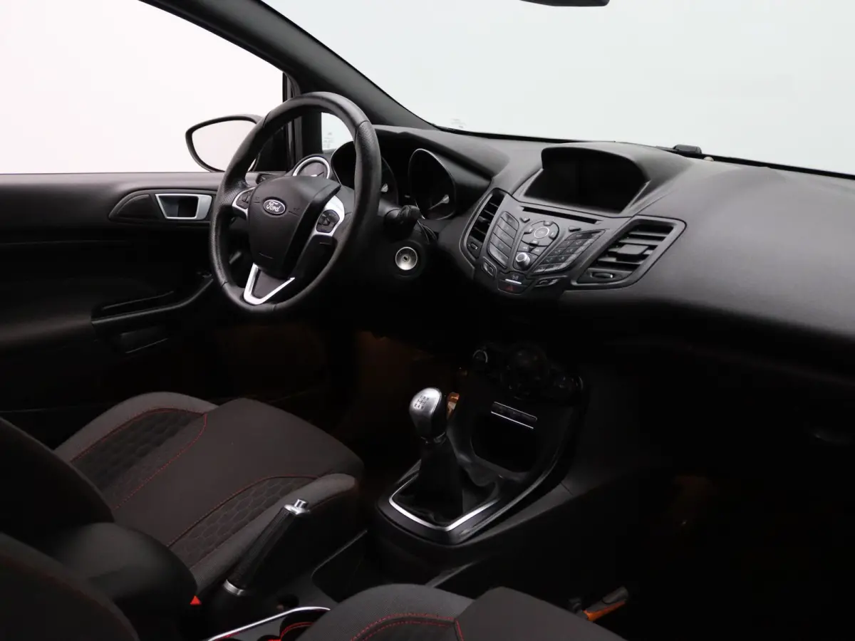 125pk EcoBoost ST Line Climate | Navi
