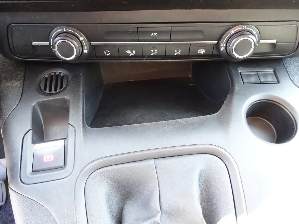 1.2 PureTech Pro BENZINE AIRCO NAVI CRUISE CONTROL PDC SCHUIFDEUR