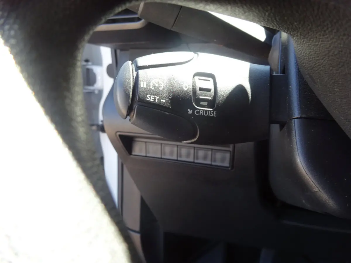 1.2 PureTech Pro BENZINE AIRCO NAVI CRUISE CONTROL PDC SCHUIFDEUR