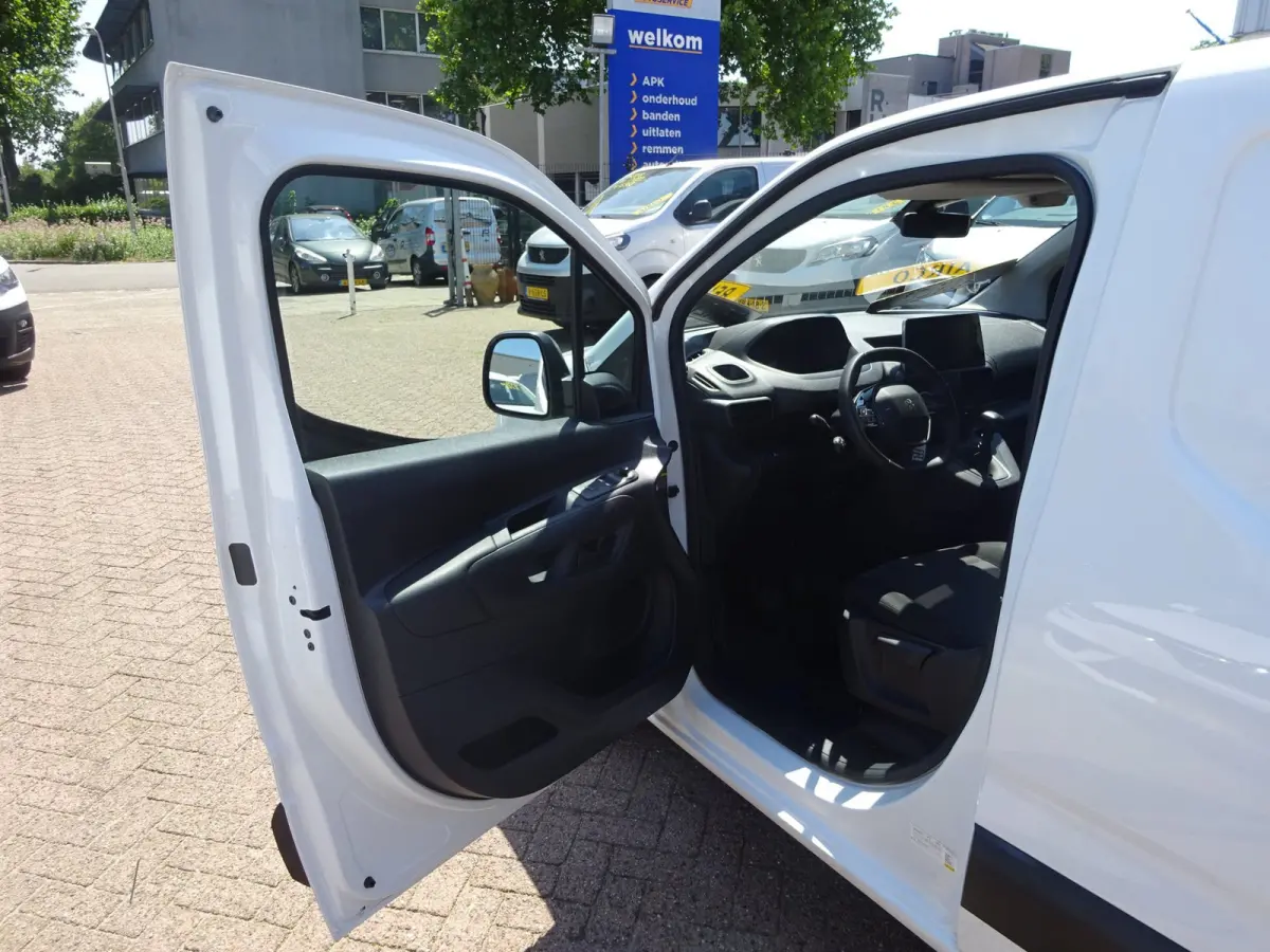 1.2 PureTech Pro BENZINE AIRCO NAVI CRUISE CONTROL PDC SCHUIFDEUR