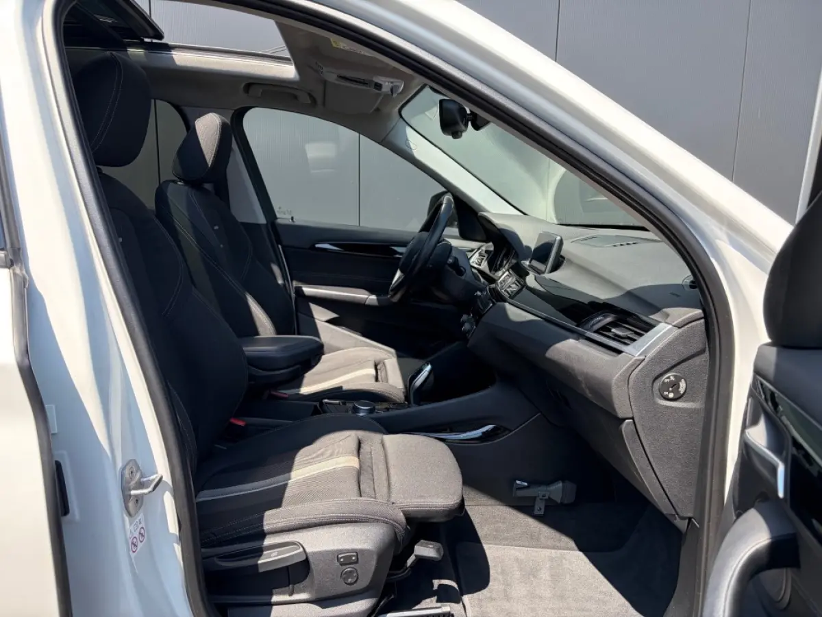 sDrive20i Aut. Sport Line Pano LED HUD Navi+ Cruise PDC 18inch