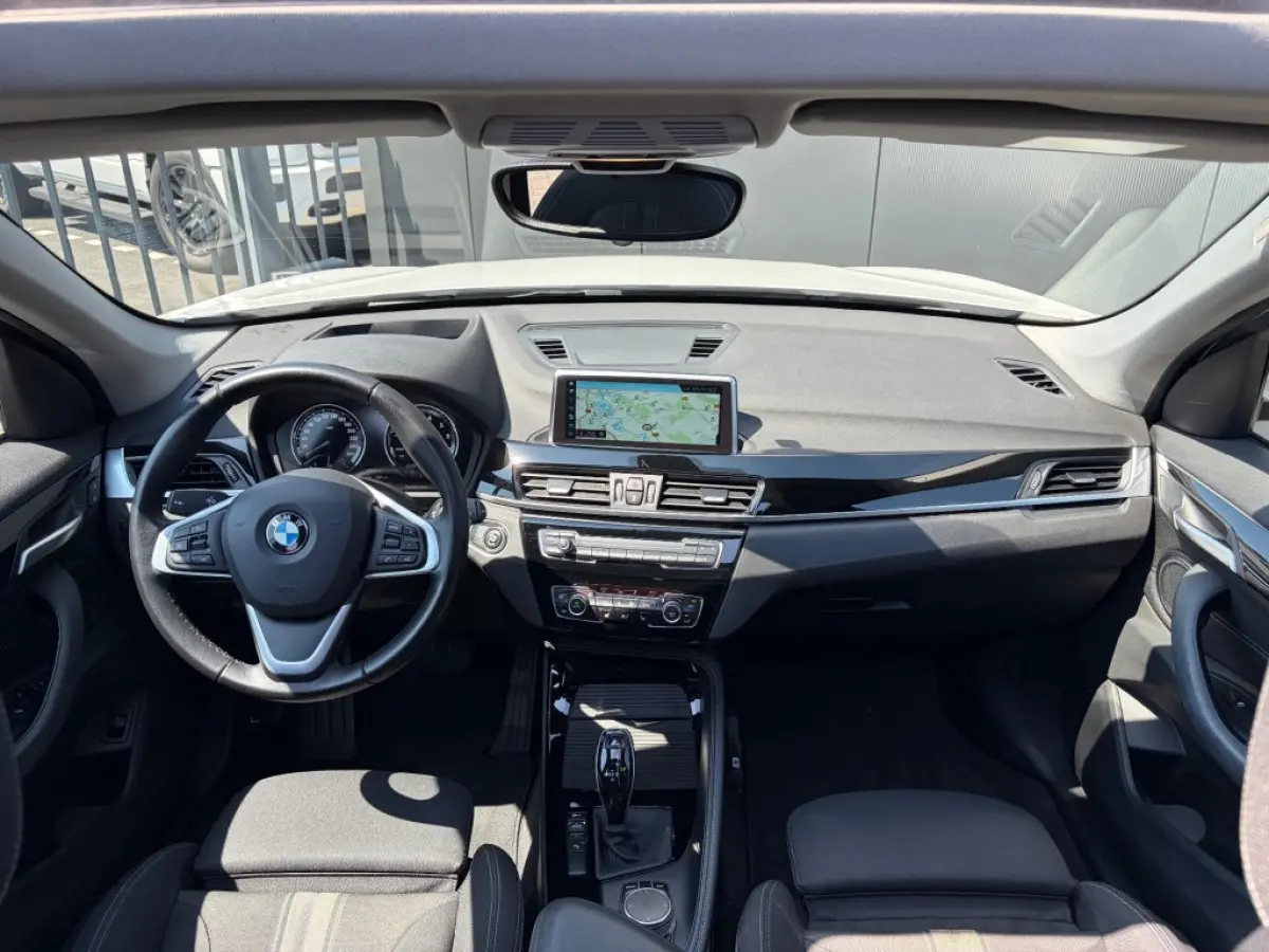 sDrive20i Aut. Sport Line Pano LED HUD Navi+ Cruise PDC 18inch