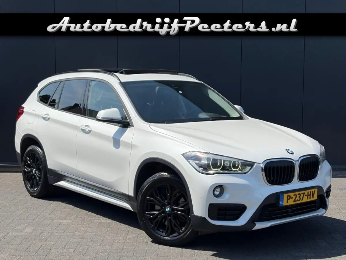 sDrive20i Aut. Sport Line Pano LED HUD Navi+ Cruise PDC 18inch