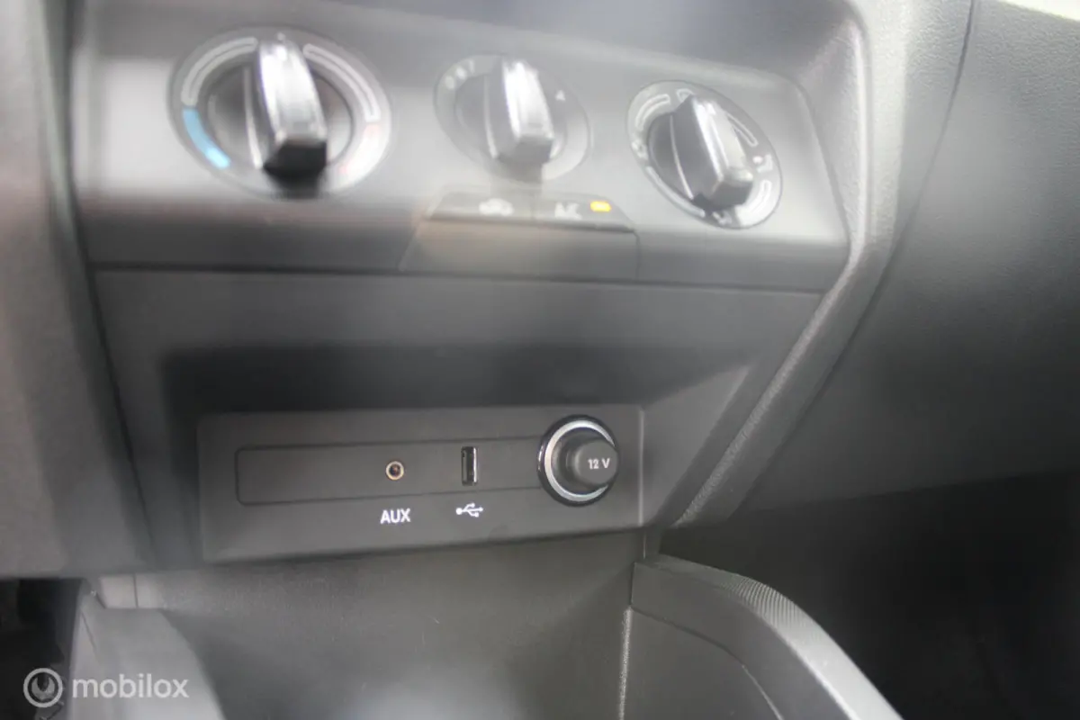 1.0 TSI Ambition 1e Eigenaar NL Auto | Airco | Cruise | Navigatie | Parkeersensoren.