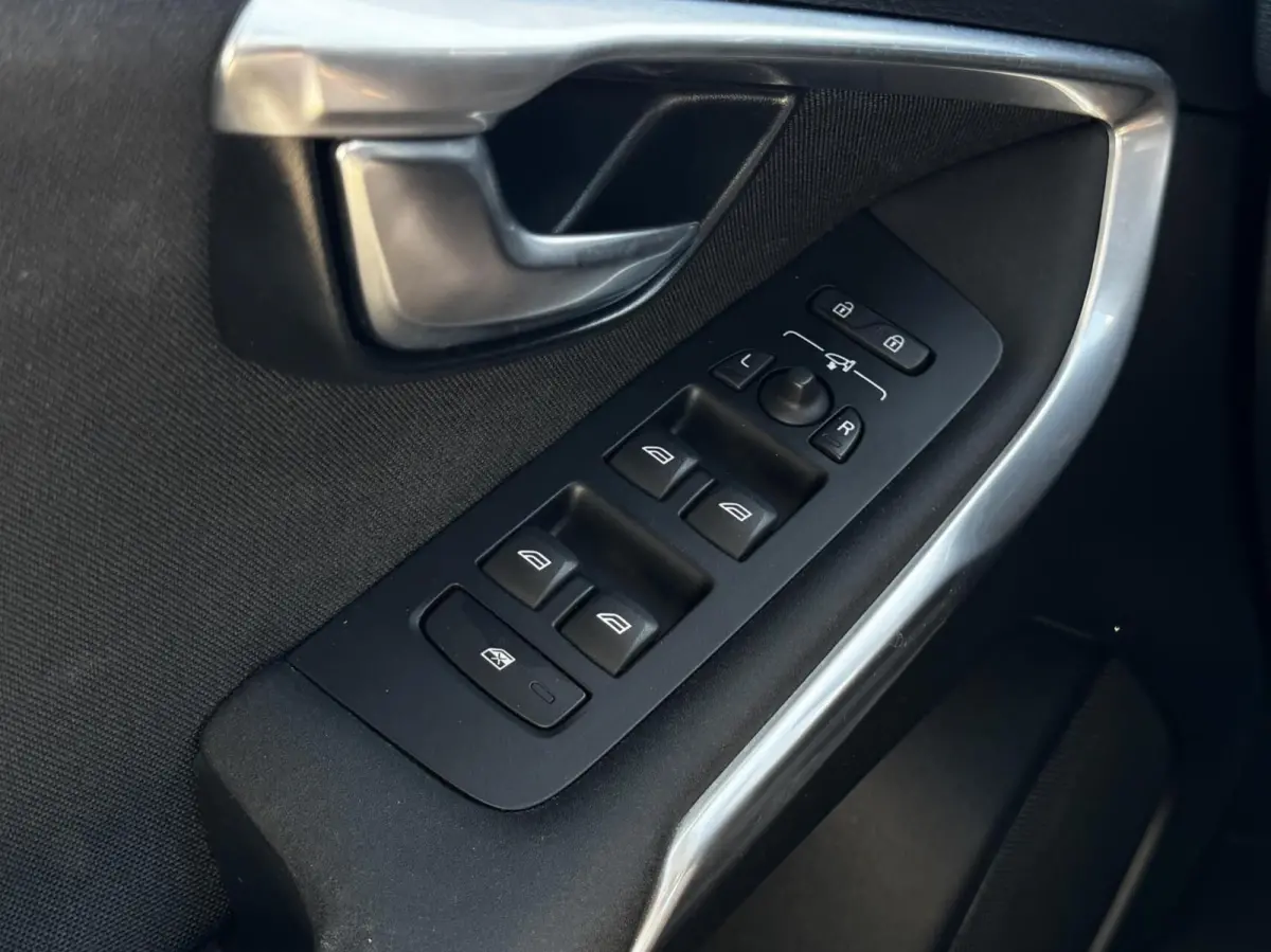 1.5 T2 Polar+|LED|Trekhaak|Automaat|NAP|Stoelverwa