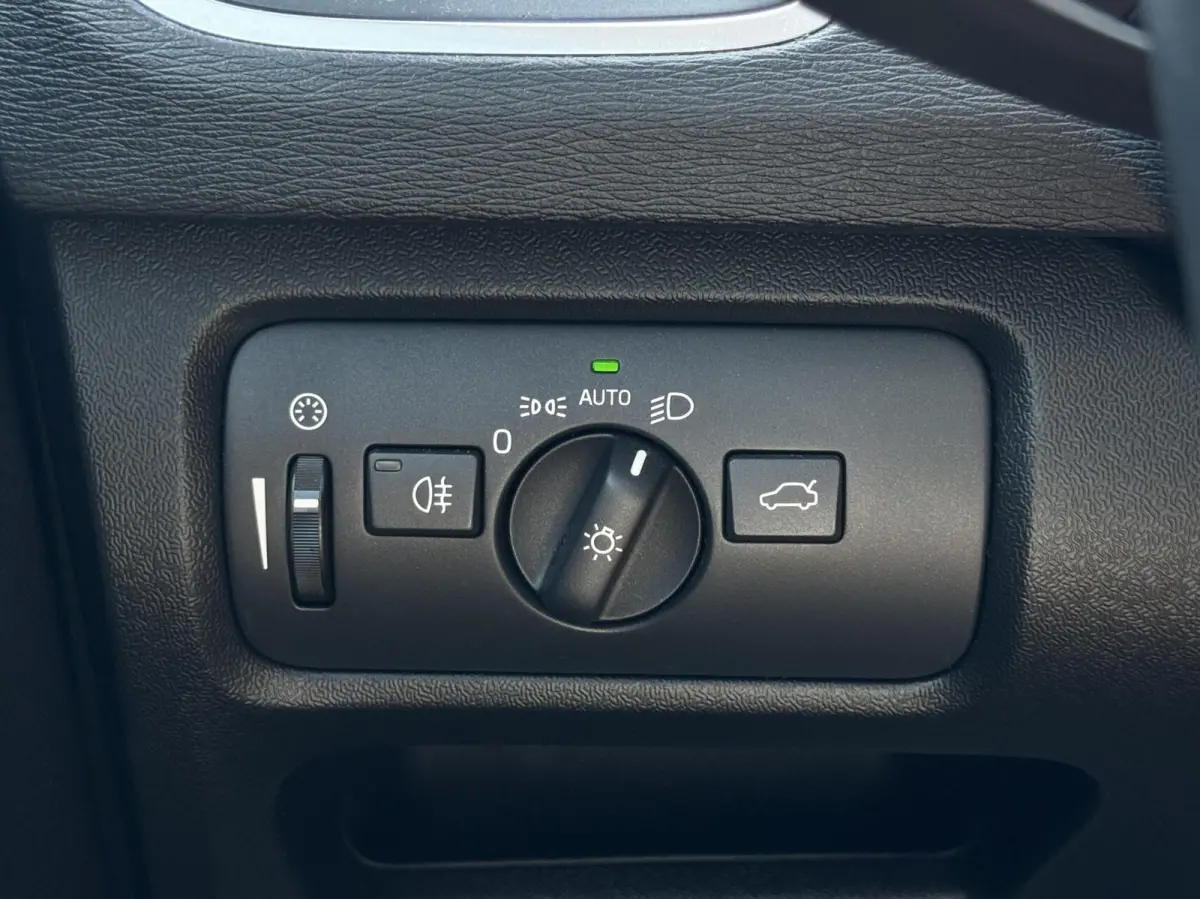 1.5 T2 Polar+|LED|Trekhaak|Automaat|NAP|Stoelverwa