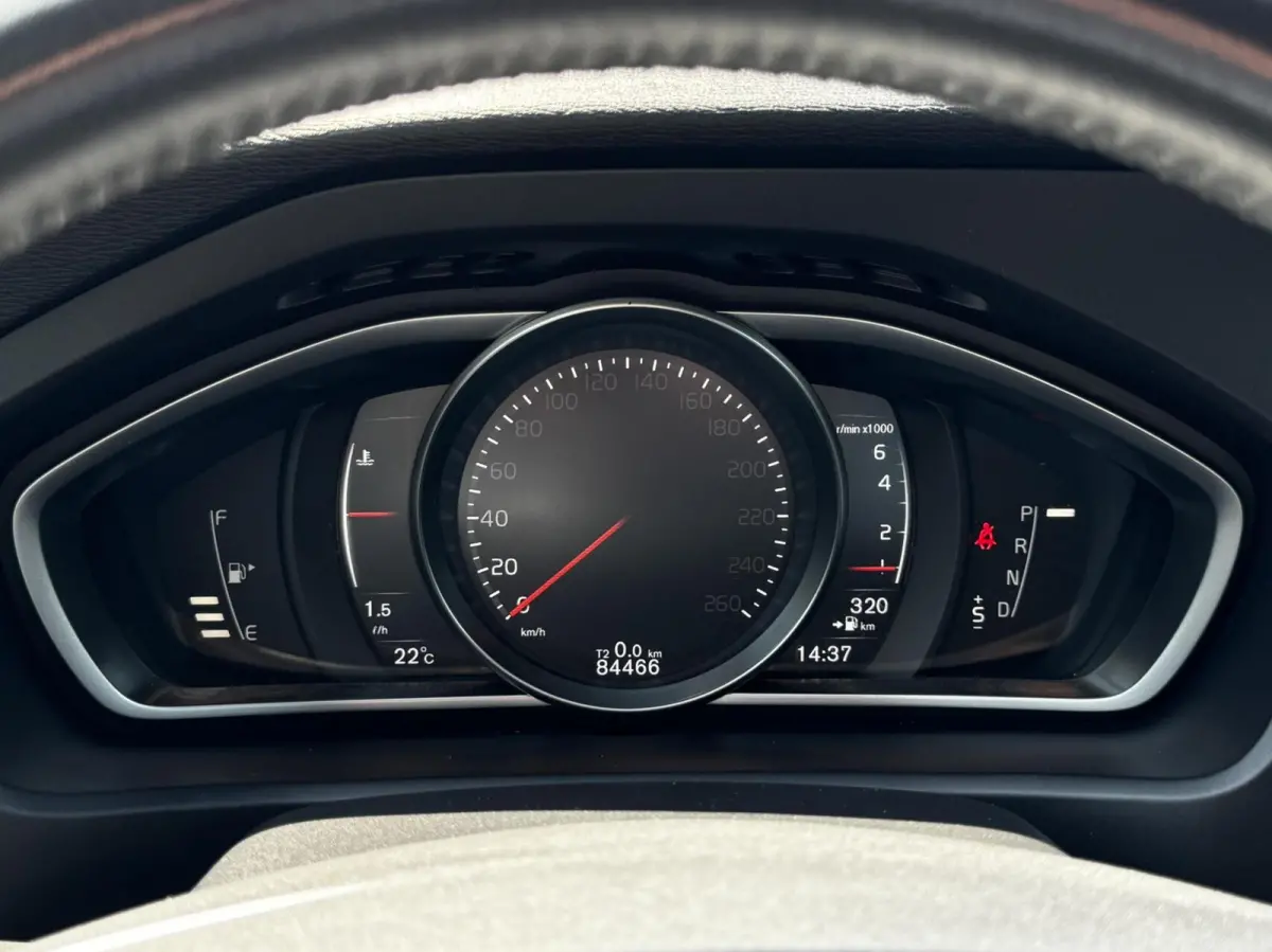 1.5 T2 Polar+|LED|Trekhaak|Automaat|NAP|Stoelverwa