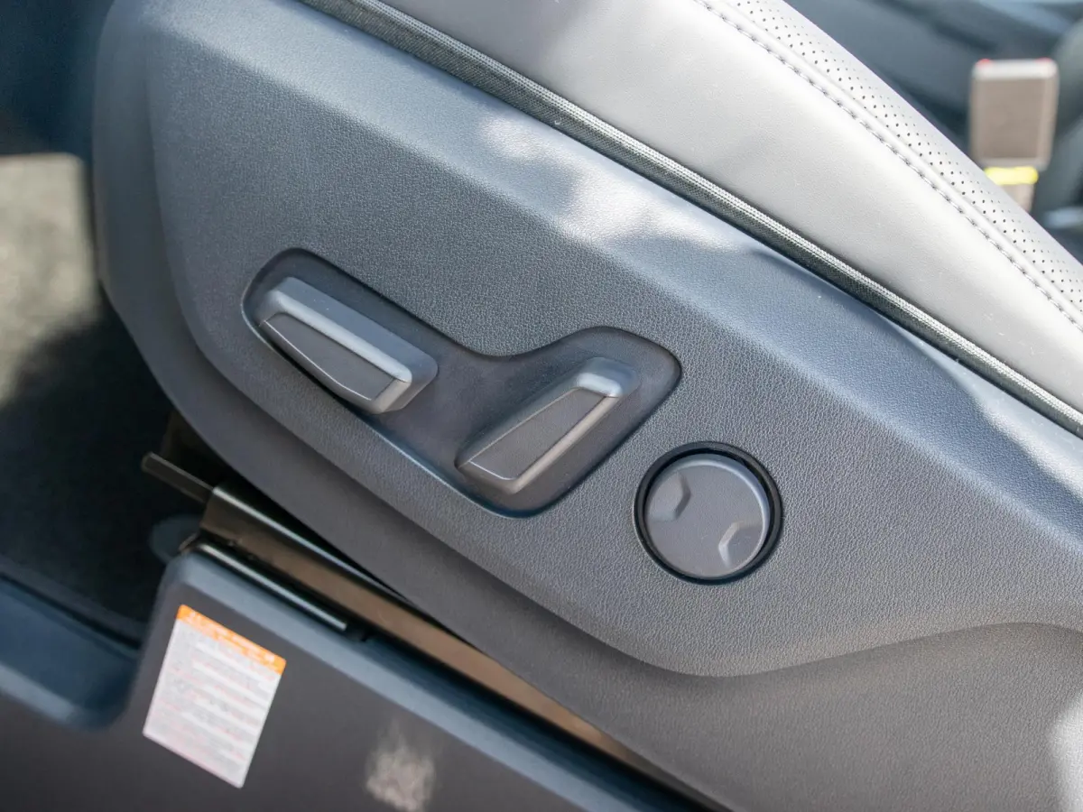 Elite 71.2 kWh | Actieprijs* | 5 zits | Direct leverbaar | Clima. | Adapt. Cruise. | Navi. | Stoel&Stuur Verwarming | Dodehoekcamera | Parkeersensoren