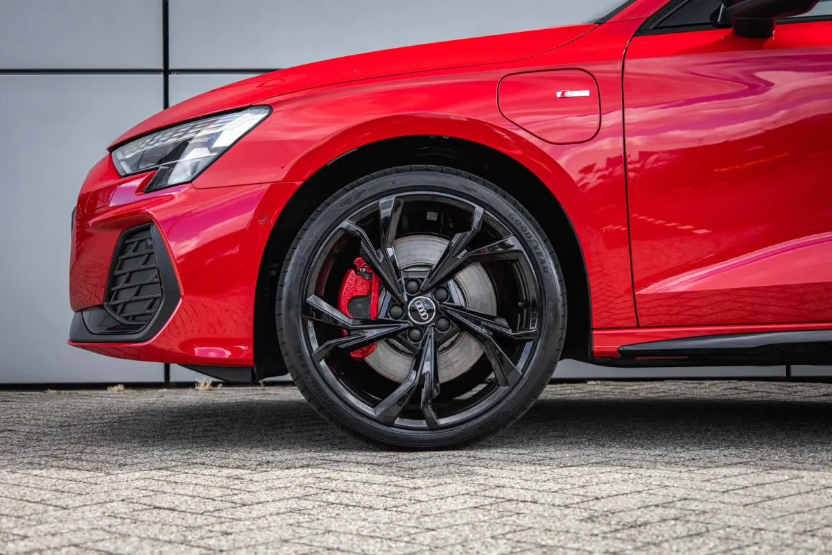 45 TFSIe 272pk S edition Competition | 19" LMV | Panoramadak | Sonos | Alcantara Stoel | Rode Stiksel