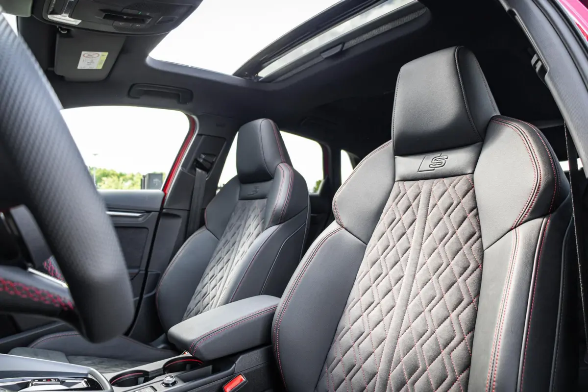 45 TFSIe 272pk S edition Competition | 19" LMV | Panoramadak | Sonos | Alcantara Stoel | Rode Stiksel