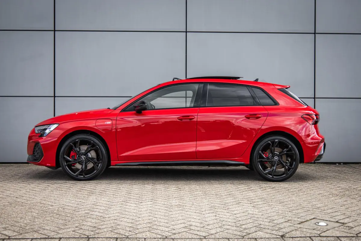 45 TFSIe 272pk S edition Competition | 19" LMV | Panoramadak | Sonos | Alcantara Stoel | Rode Stiksel