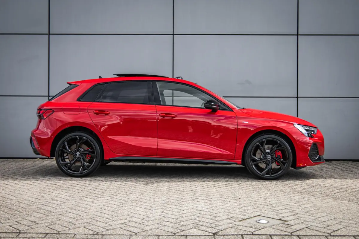 45 TFSIe 272pk S edition Competition | 19" LMV | Panoramadak | Sonos | Alcantara Stoel | Rode Stiksel