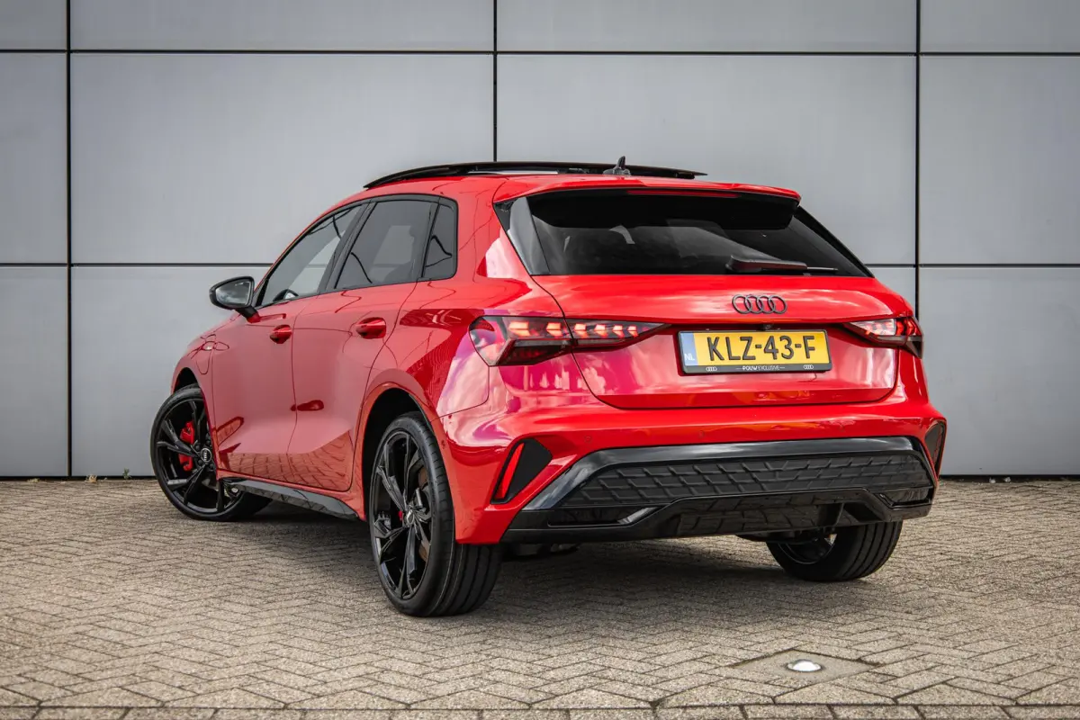 45 TFSIe 272pk S edition Competition | 19" LMV | Panoramadak | Sonos | Alcantara Stoel | Rode Stiksel