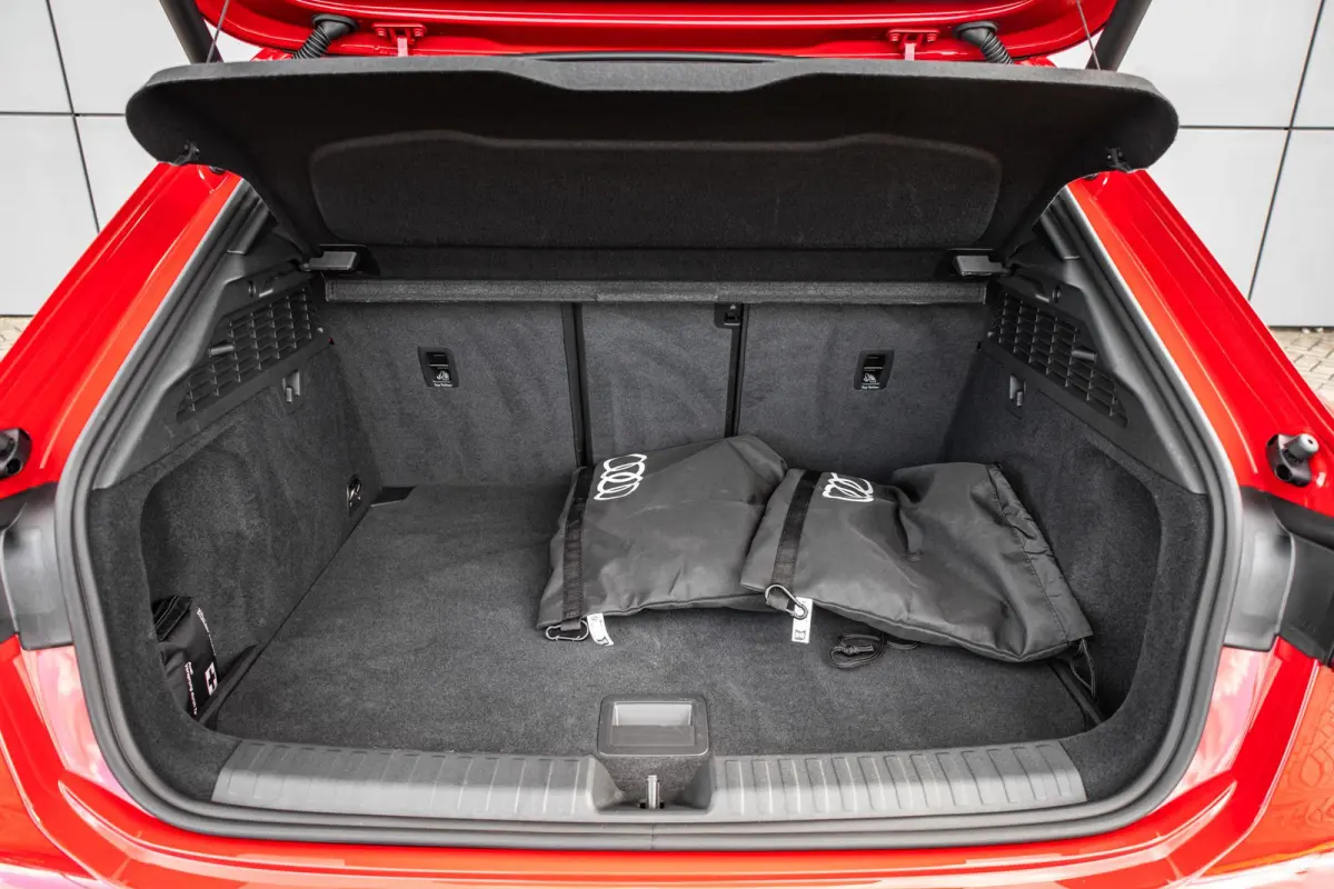 45 TFSIe 272pk S edition Competition | 19" LMV | Panoramadak | Sonos | Alcantara Stoel | Rode Stiksel