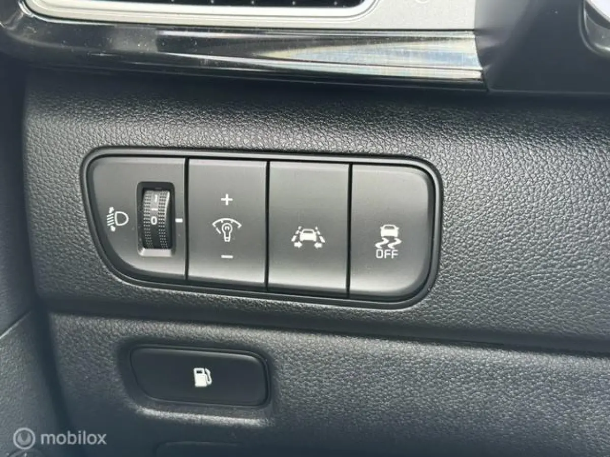 1.6 GDi Hybrid DynamicLine Trekhaak , Navigatie , Achteruit rij camera , Cruise controle , Climate controle , Lane assist , Dealer onderhouden met onderhoud historie