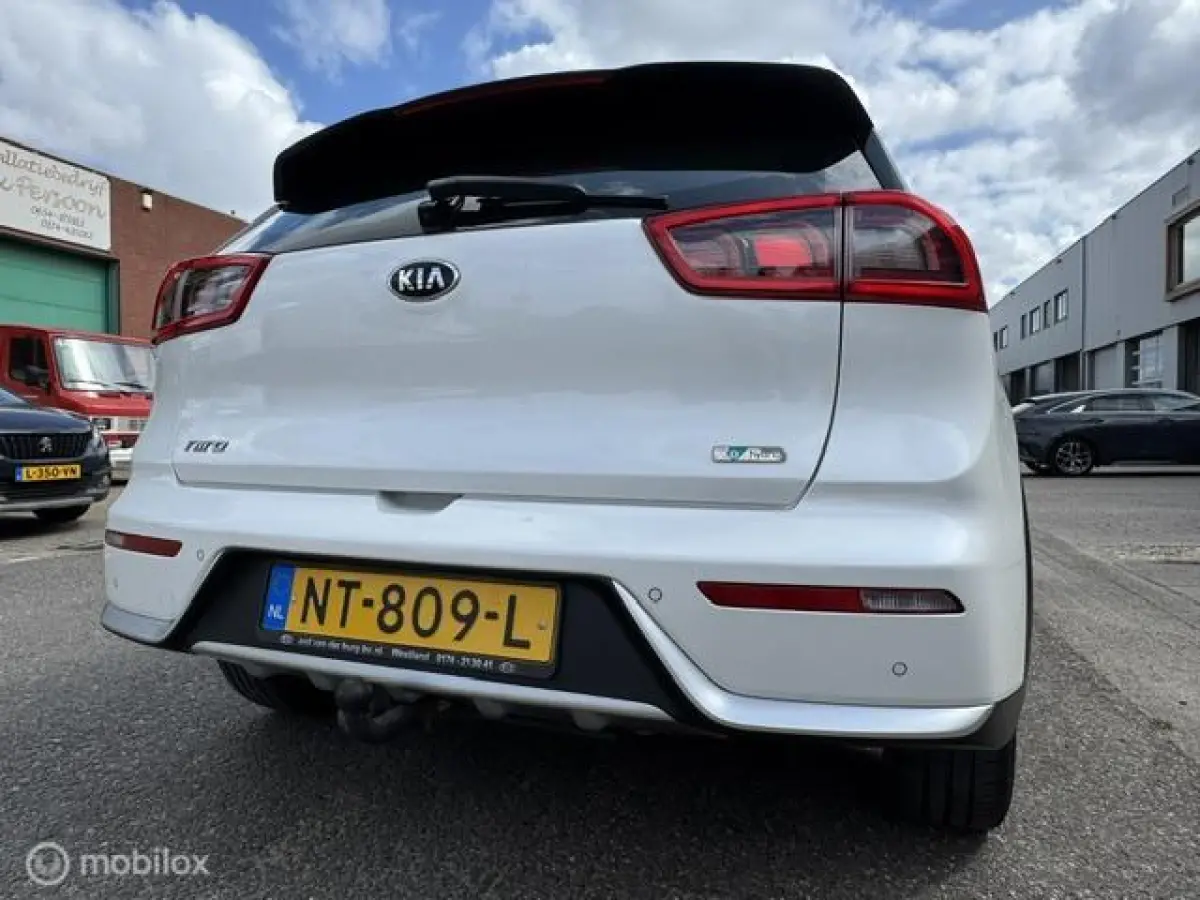 1.6 GDi Hybrid DynamicLine Trekhaak , Navigatie , Achteruit rij camera , Cruise controle , Climate controle , Lane assist , Dealer onderhouden met onderhoud historie
