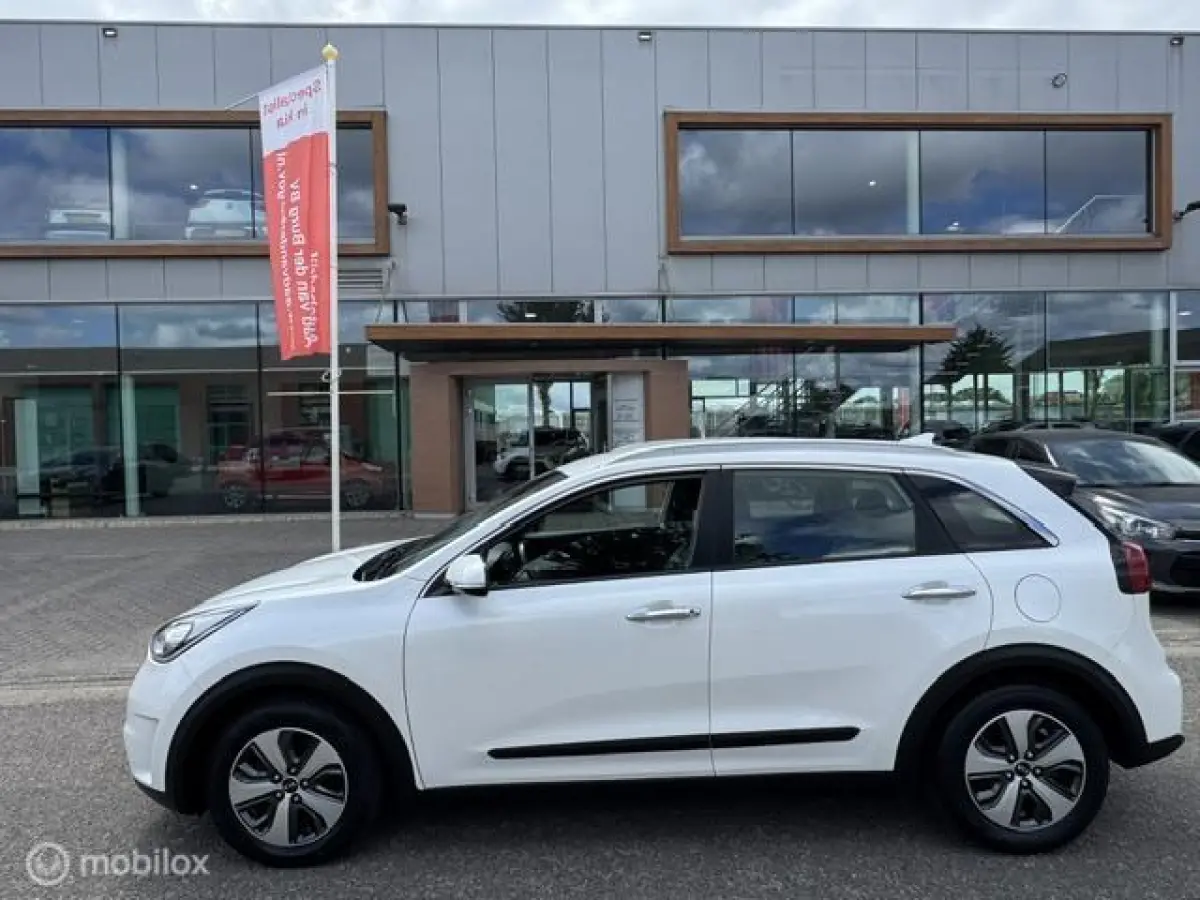 1.6 GDi Hybrid DynamicLine Trekhaak , Navigatie , Achteruit rij camera , Cruise controle , Climate controle , Lane assist , Dealer onderhouden met onderhoud historie