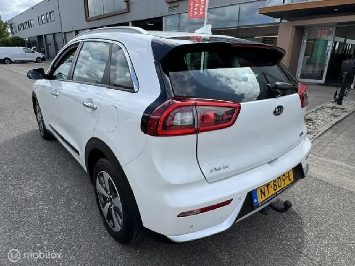 1.6 GDi Hybrid DynamicLine Trekhaak , Navigatie , Achteruit rij camera , Cruise controle , Climate controle , Lane assist , Dealer onderhouden met onderhoud historie