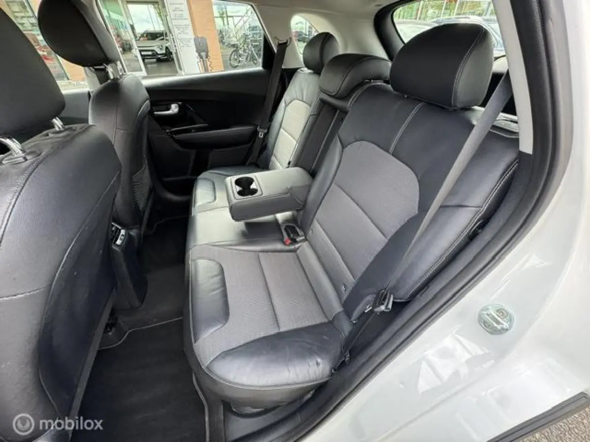 1.6 GDi Hybrid DynamicLine Trekhaak , Navigatie , Achteruit rij camera , Cruise controle , Climate controle , Lane assist , Dealer onderhouden met onderhoud historie