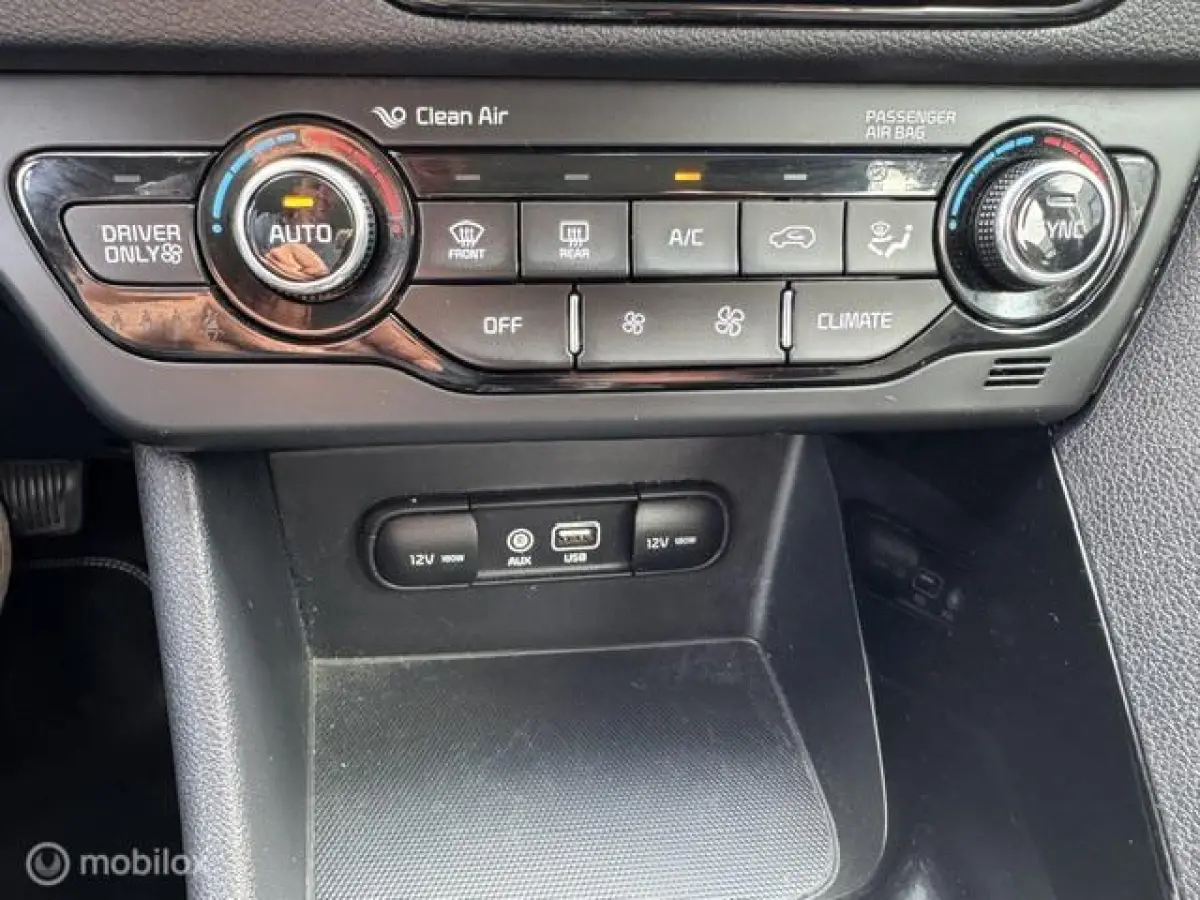 1.6 GDi Hybrid DynamicLine Trekhaak , Navigatie , Achteruit rij camera , Cruise controle , Climate controle , Lane assist , Dealer onderhouden met onderhoud historie