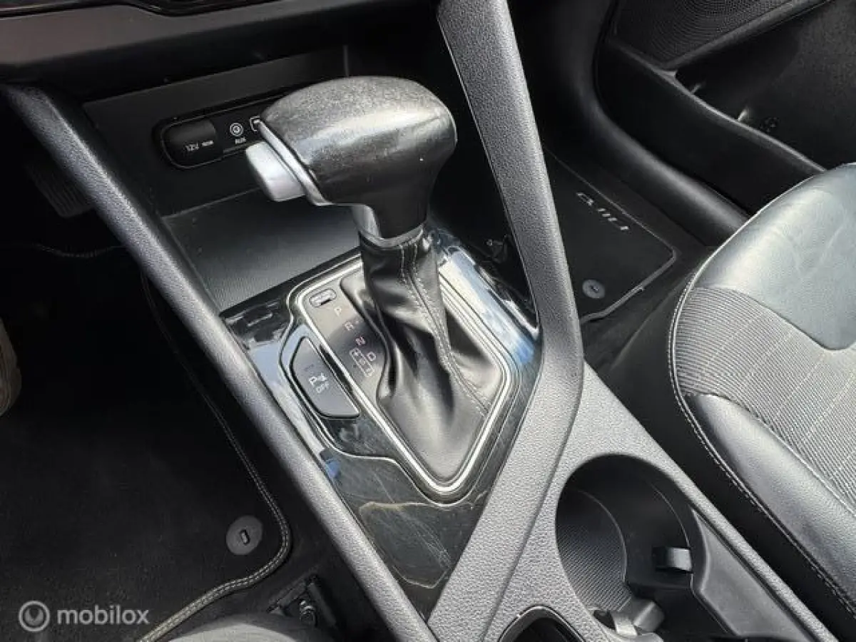 1.6 GDi Hybrid DynamicLine Trekhaak , Navigatie , Achteruit rij camera , Cruise controle , Climate controle , Lane assist , Dealer onderhouden met onderhoud historie