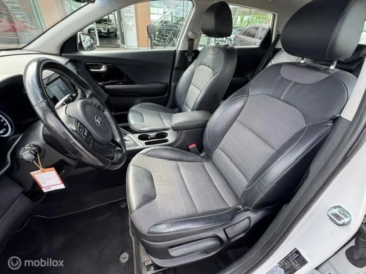1.6 GDi Hybrid DynamicLine Trekhaak , Navigatie , Achteruit rij camera , Cruise controle , Climate controle , Lane assist , Dealer onderhouden met onderhoud historie