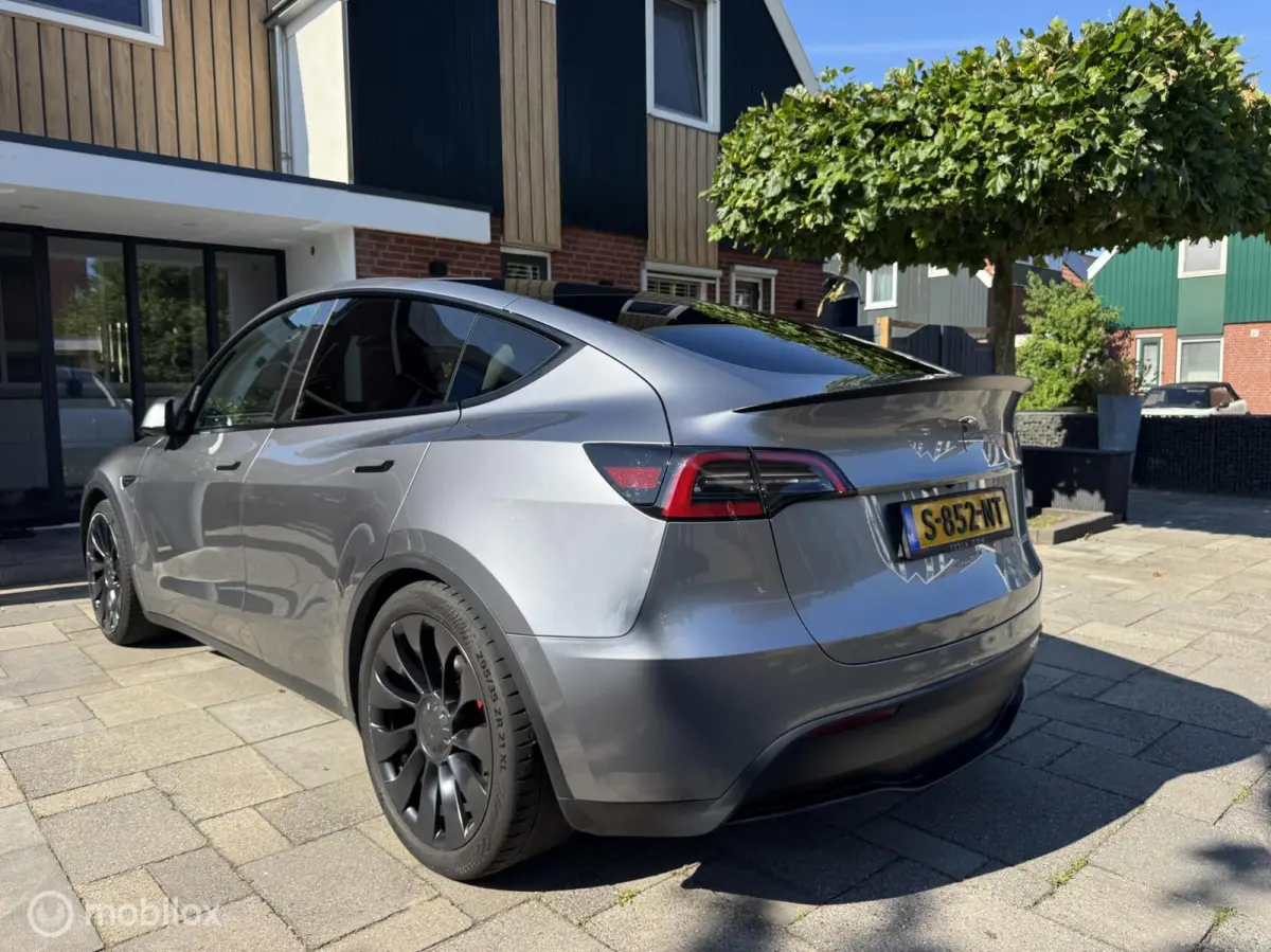 Performance 2023 AWD 75 kWh