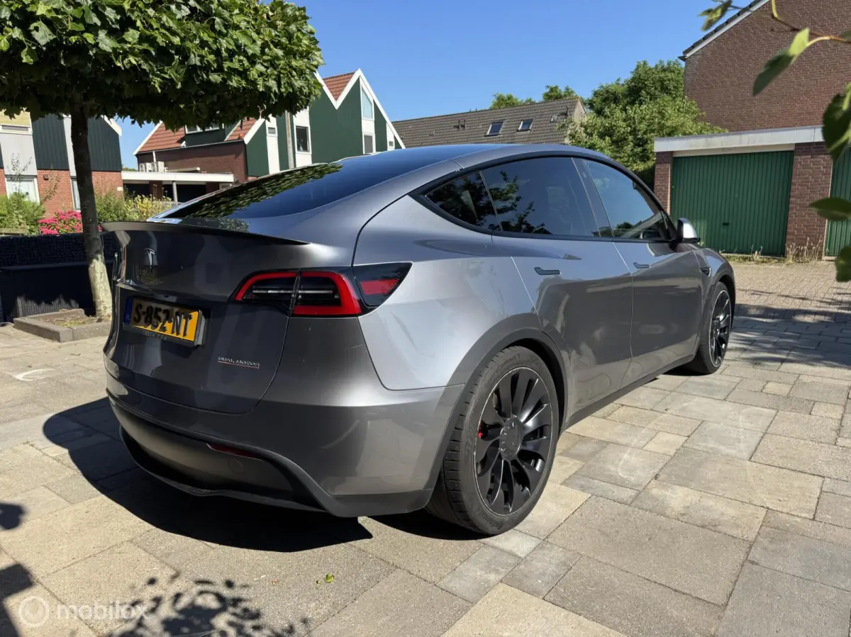 Performance 2023 AWD 75 kWh
