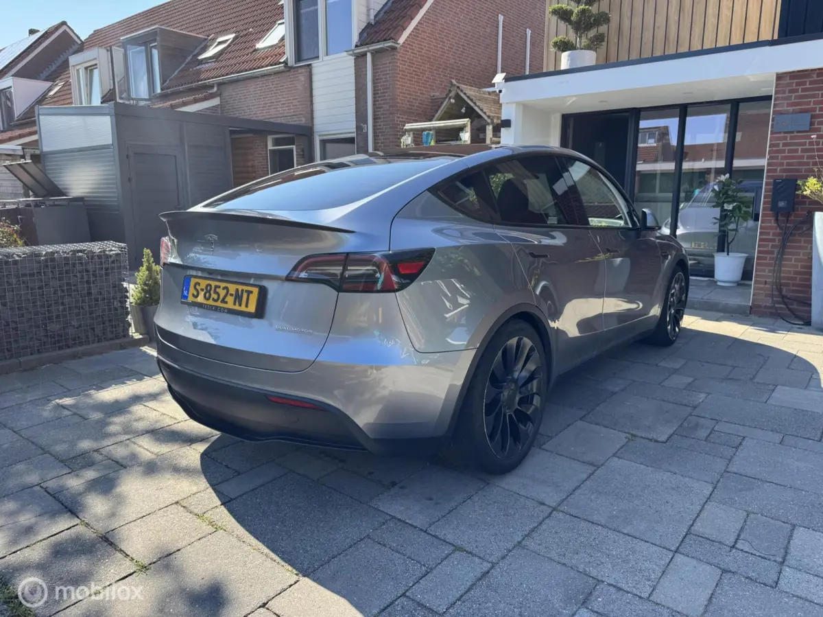 Performance 2023 AWD 75 kWh