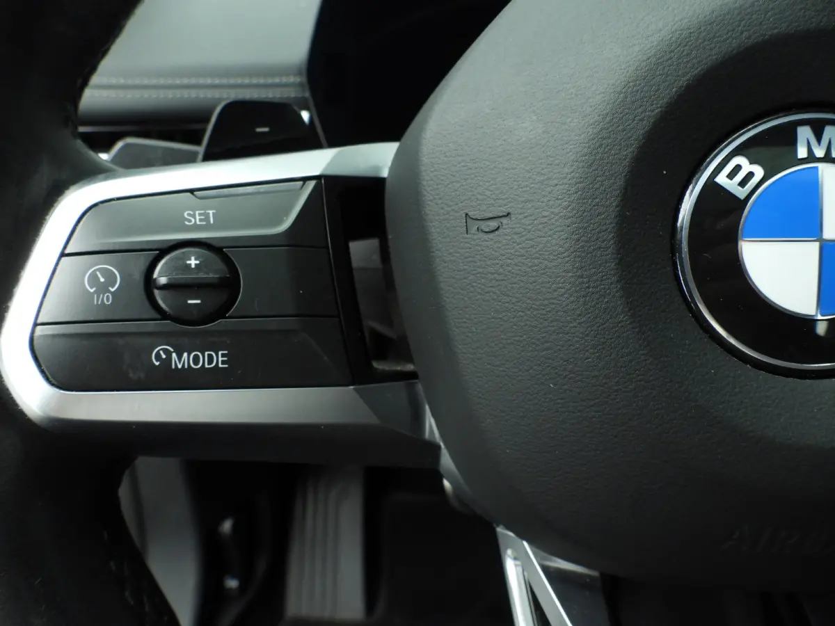 sDrive18i | M-Sportpakket | LED | Leder | HUD | Panoramadak | Elektr. zetels | Stoelverwarming | DAB | Harman-kardon sound | Alu 19 inch
