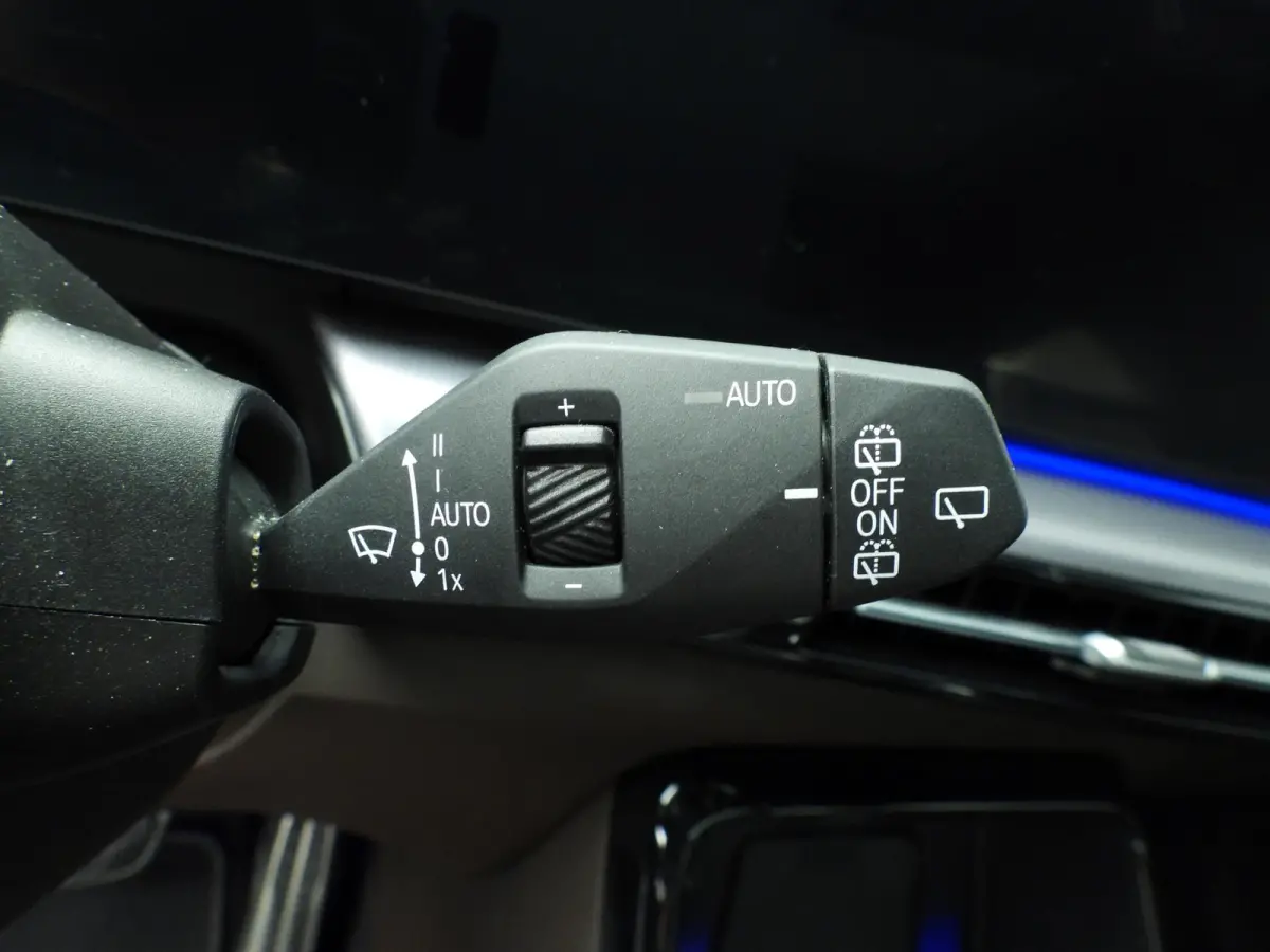 sDrive18i | M-Sportpakket | LED | Leder | HUD | Panoramadak | Elektr. zetels | Stoelverwarming | DAB | Harman-kardon sound | Alu 19 inch